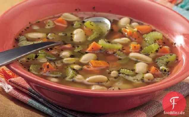 Einfache italienische weiße Bohnensuppe