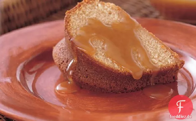 Brauner Zuckerkuchen mit buttriger brauner Zuckersauce