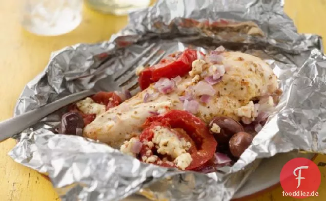 Gegrillte mediterrane Hühnerfolienpackungen