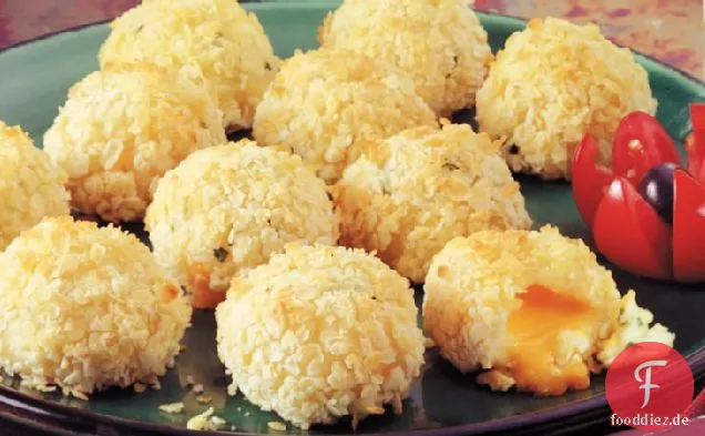 Mit Käse gefüllte Kartoffelbisse