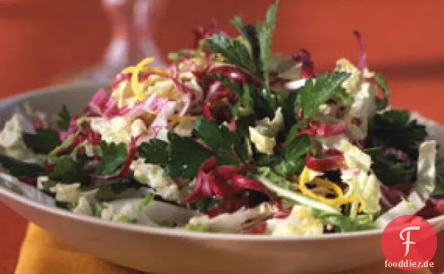 Petersilie, Radicchio und Napa Krautsalat mit Zitronenvinaigrette