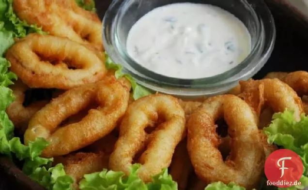 Bier-zerschlagene Calamari mit Knoblauch-Zitronen-Mayonnaise