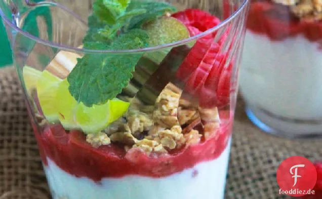 Himbeer-Rhabarber-Parfaits