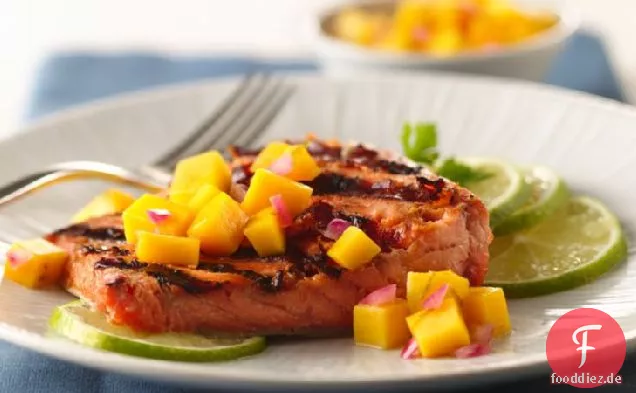 Gegrillter Ingwer-Teriyaki-Lachs mit Honig-Mango-Salsa