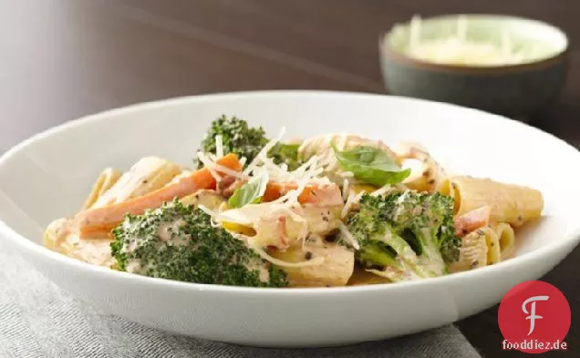 Cremiges Huhn und Rigatoni