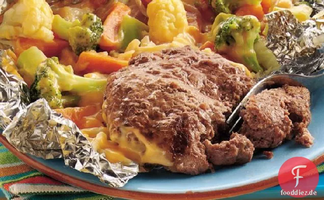 Gegrillte Burger- und Veggie-Folienpackungen