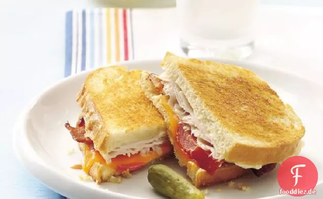 Geröstete Truthahn-Speck-Sandwiches