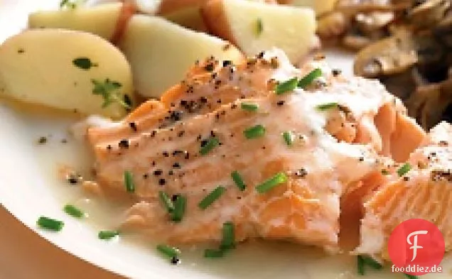 Gebratener Lachs mit Weißweinsauce