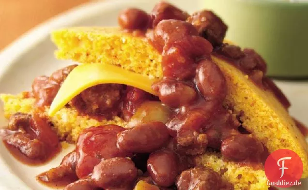 Maisbrot-Chili-Stapel