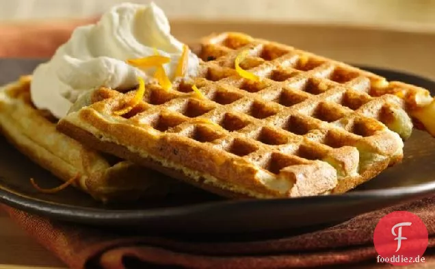 Chocolate Chip Waffeln mit Orangencreme