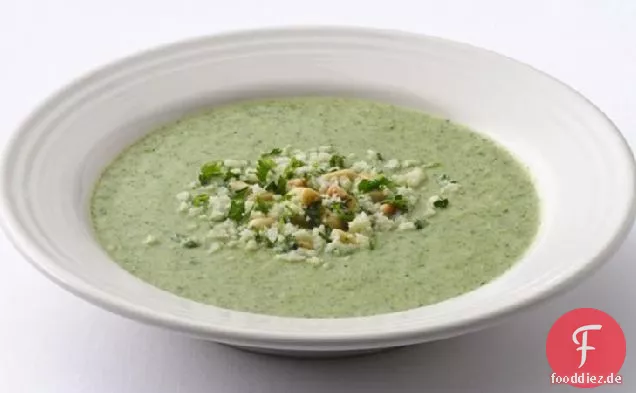 Sehr grüne Brokkolisuppe