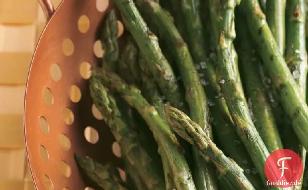 Spargel auf dem Grill