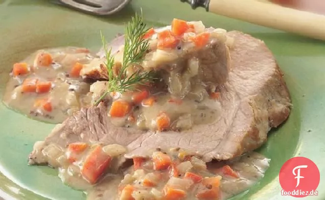 Slow-Cooker Schweinebraten mit cremiger Senfsauce