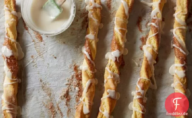 Glutenfreie Zimt-Twists mit Vanilleglasur