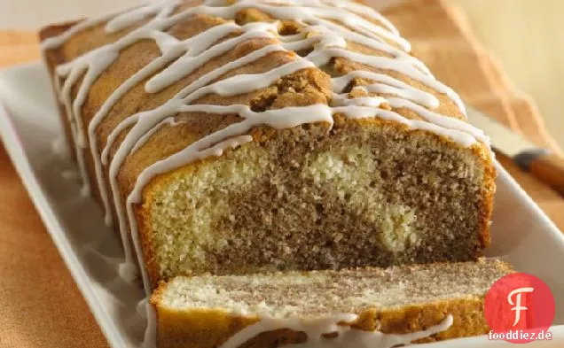Glutenfreie Zimtschnecke Pfund Kuchen mit Vanille Nieselregen