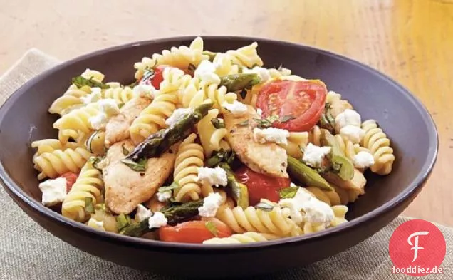 Rotini mit Huhn, Spargel und Tomaten
