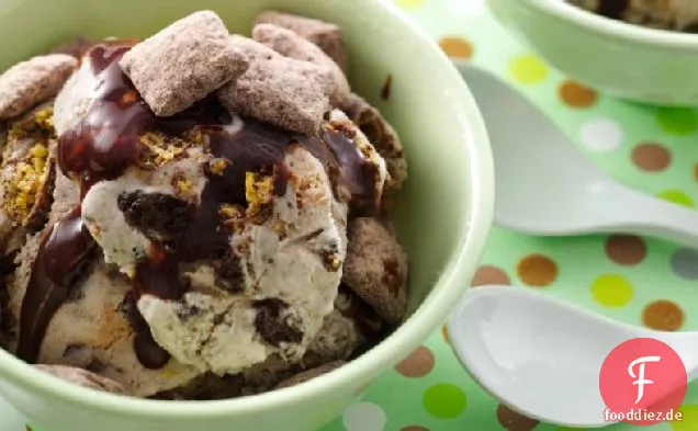 Muddy Buddies® Brownie Eis