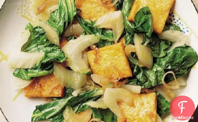Gebratener Bok Choy mit Tofu