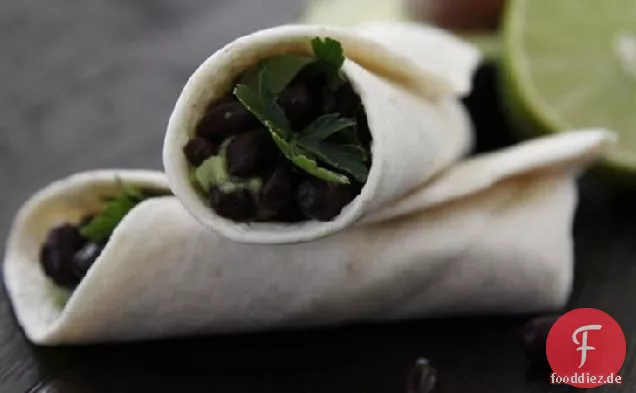 Dünne Schwarze Bohne-Avocado Wraps