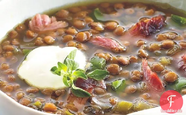 Slow-Cooker geräucherte Truthahn-Linsensuppe