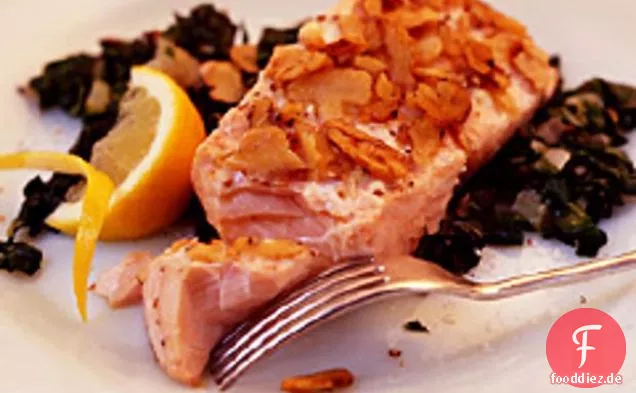 Nuss-verkrusteter Lachs mit Knoblauch und Walnüssen