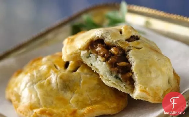 Bangers und Mash Hand Pies