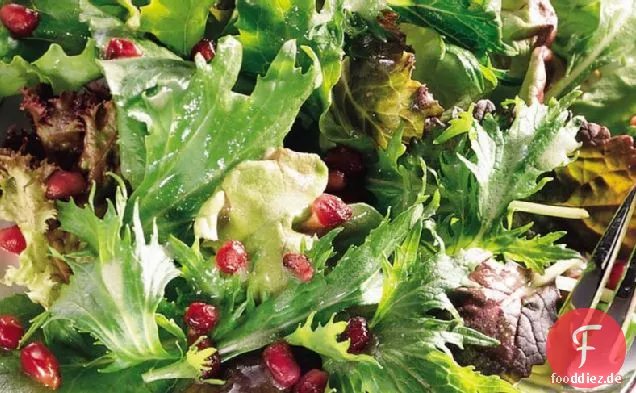 Wintergrüns mit Granatapfel-Champagner-Vinaigrette
