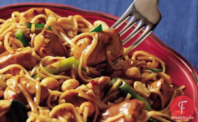 Kung-Pao-Nudeln und Hühnchen