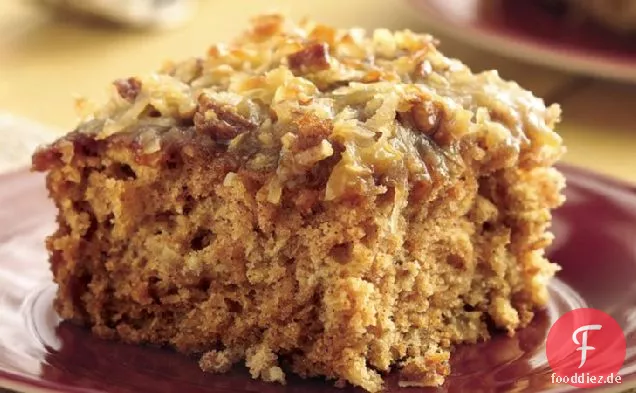 Apfelmus-Haferflocken-Kuchen mit gebratenem Kokosnuss-Topping