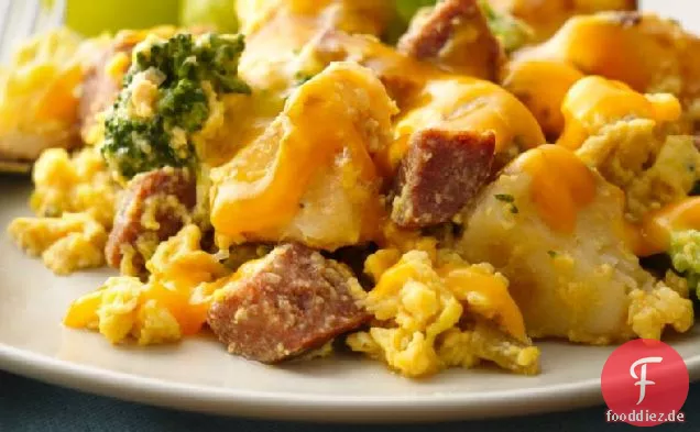 Brokkoli, Kartoffel und Chorizo Scramble