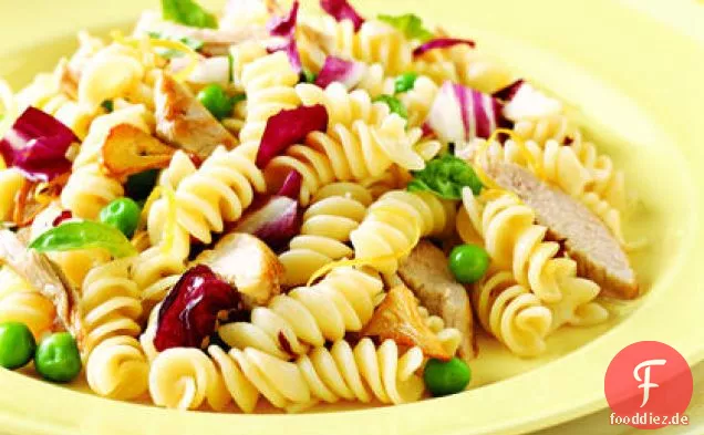 Pasta mit Erbsen und Schweinefleisch