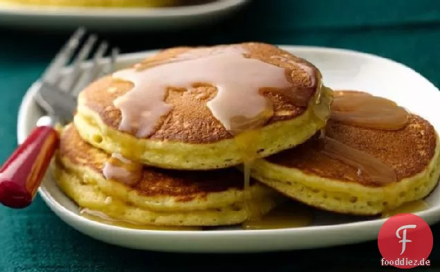 Eierlikör Pfannkuchen mit Ahorn-Butter Rum Beträufeln