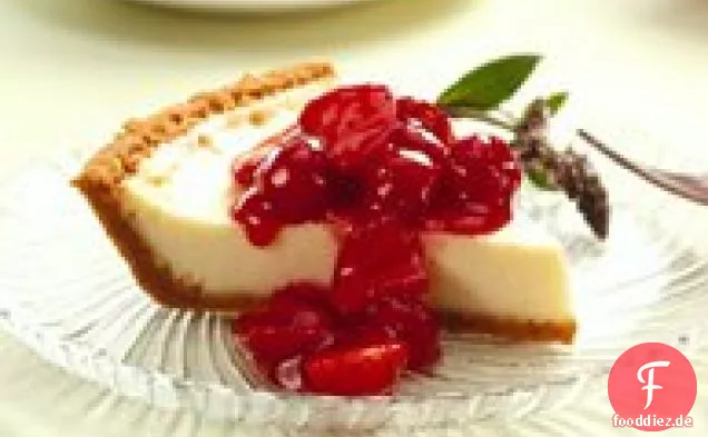 Vanille-Käsekuchen mit Kirsch-Beeren-Topping