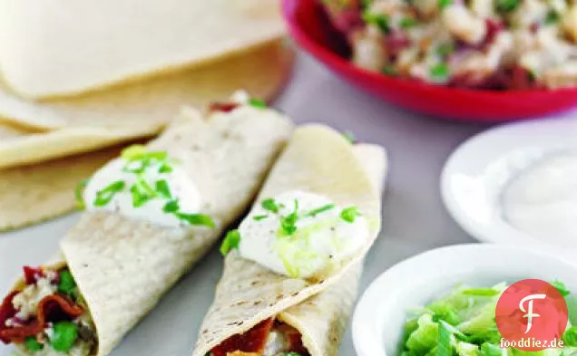 Roll-Ups mit Speck, Erbsen und neuen Kartoffeln