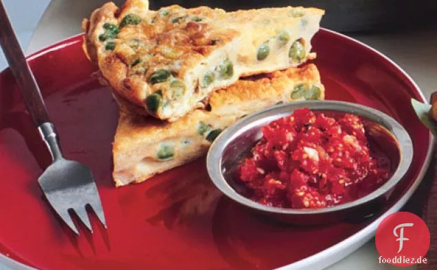 Curry-Erbsen-Frittata mit frischem Tomaten-Chutney