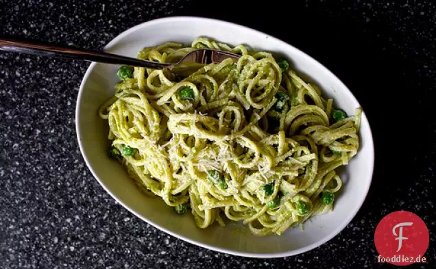 Linguine mit Erbsenpesto