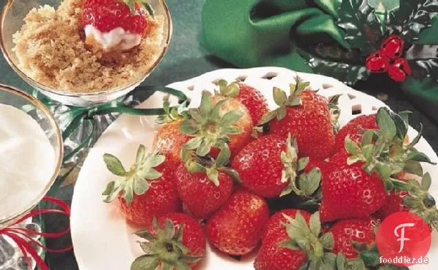 Brauner Zucker Erdbeeren