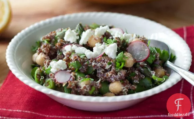 Quinoa Mit Kichererbsen, Spargel Und Frischen Erbsen