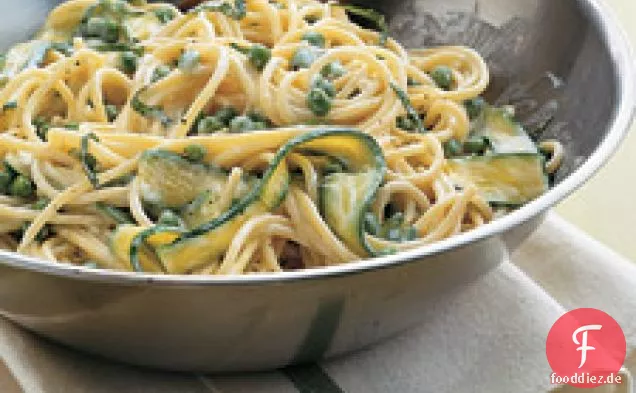 Spaghetti Mit Erbsen Und Zucchini Ribbons