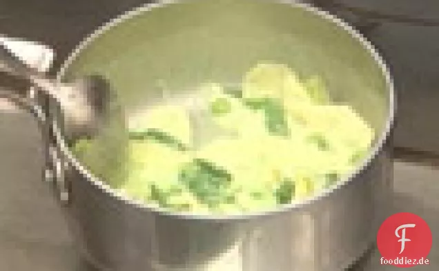 Yuba Pappardelle mit englischen Erbsen, Fava Blätter und basilikum