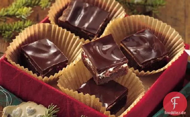 Mit Schokolade überzogene Kirsch-Brownies