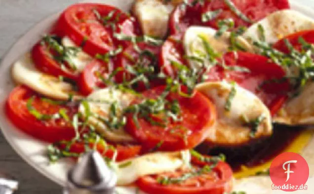 Frischer Mozzarella und Tomaten