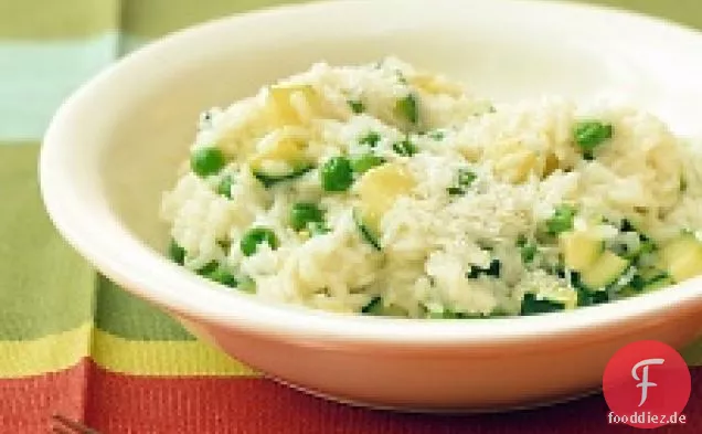 Frühlingsrisotto mit Erbsen und Zucchini