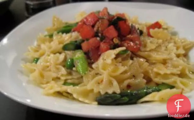 Spargel, Erbsen, Bruschetta Pasta