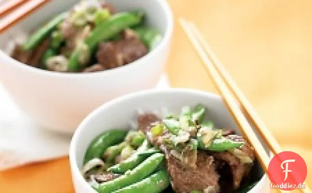 Rindfleisch Stir-fry mit grünen Erbsen
