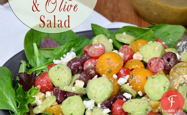 Gurken-, Tomaten-, Feta- und Olivensalat
