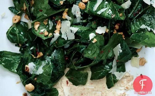 Collard Grüner Salat mit Cashewnüssen und Limette