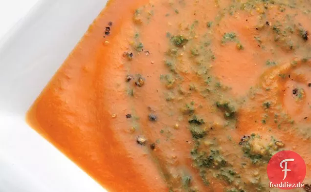 Tomaten-weiße Bohnensuppe mit Pesto