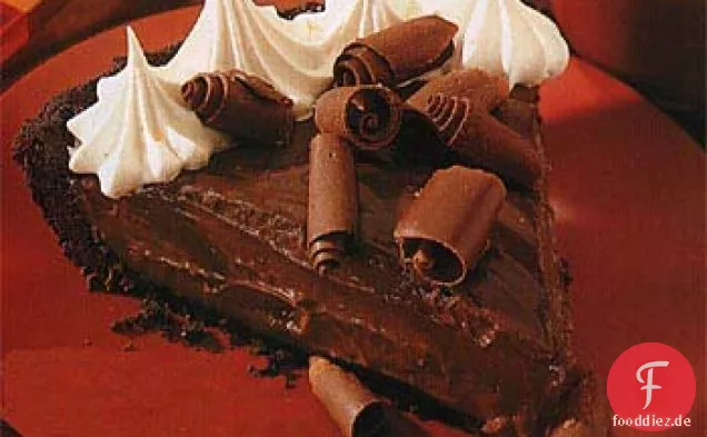 Schokoladenkuchen mit schwarzem Boden
