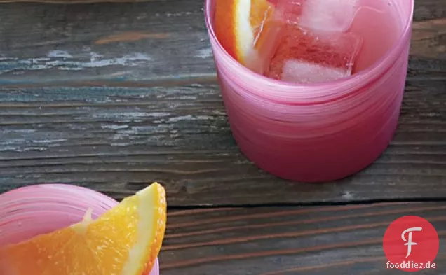 Rosé Sangria mit Ananas und Guave